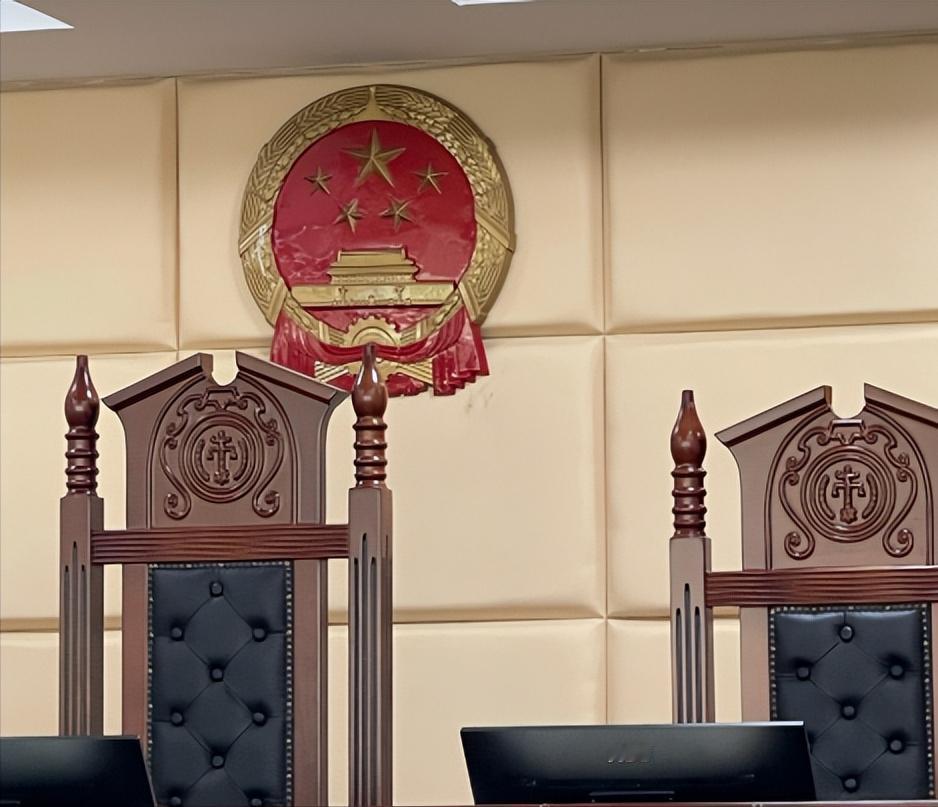 “玩不起别玩！”江苏一男子因怕肺部结节癌变，花1万/年买下30万重疾险。3年后确