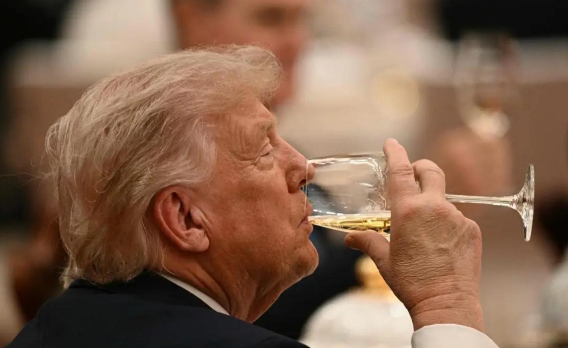 美国竟然率先承认！根据白宫最新评估报告，中美博弈出现全新动向：中国最先系统性超越