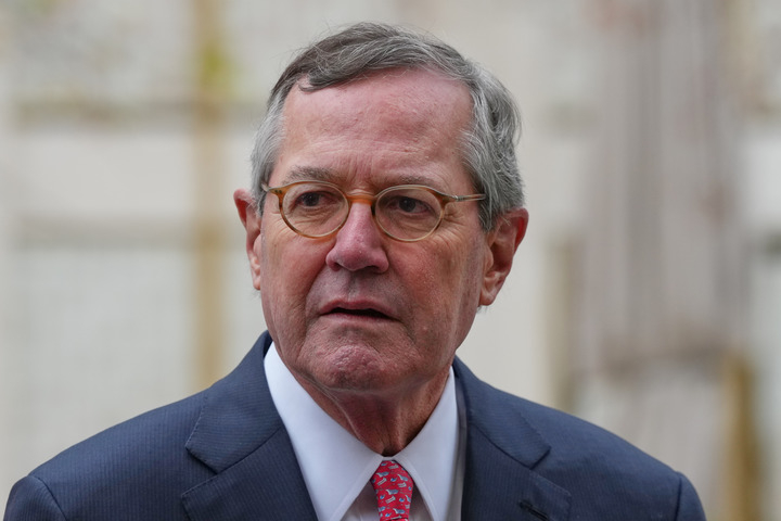  【外媒：】据路透社11月12日报道，美国驻英国大使12日对英国的核电政策提出强