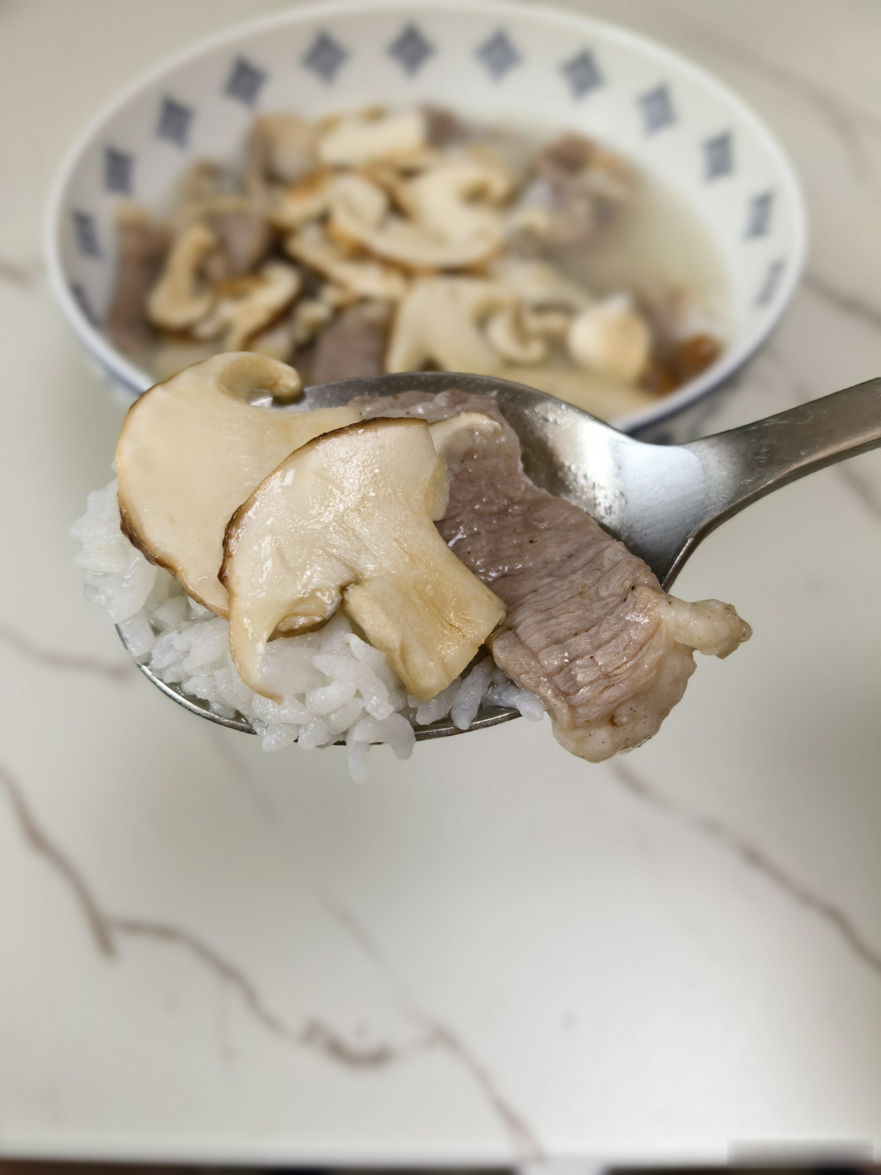 是日午餐......大头松茸肉汤泡饭 