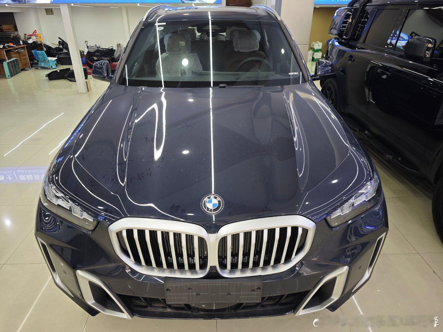 全新 宝马X5 xDrive 40Li M运动曜夜套装新车​指导价72.9万 新