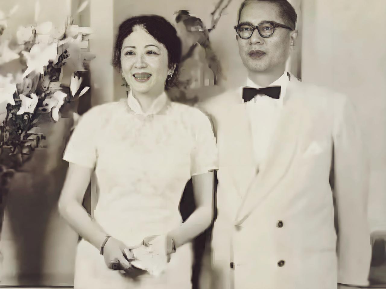 😂1939年，孔祥熙23岁的长子孔令侃，在去美国的途中，竟偷偷和母亲宋蔼龄的“