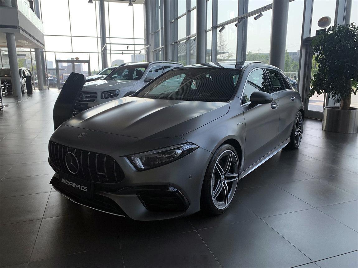 3秒多破百的性能小钢炮[酷]奔驰 A45 AMG 哑光山灰/黑灰现车直降8万块，