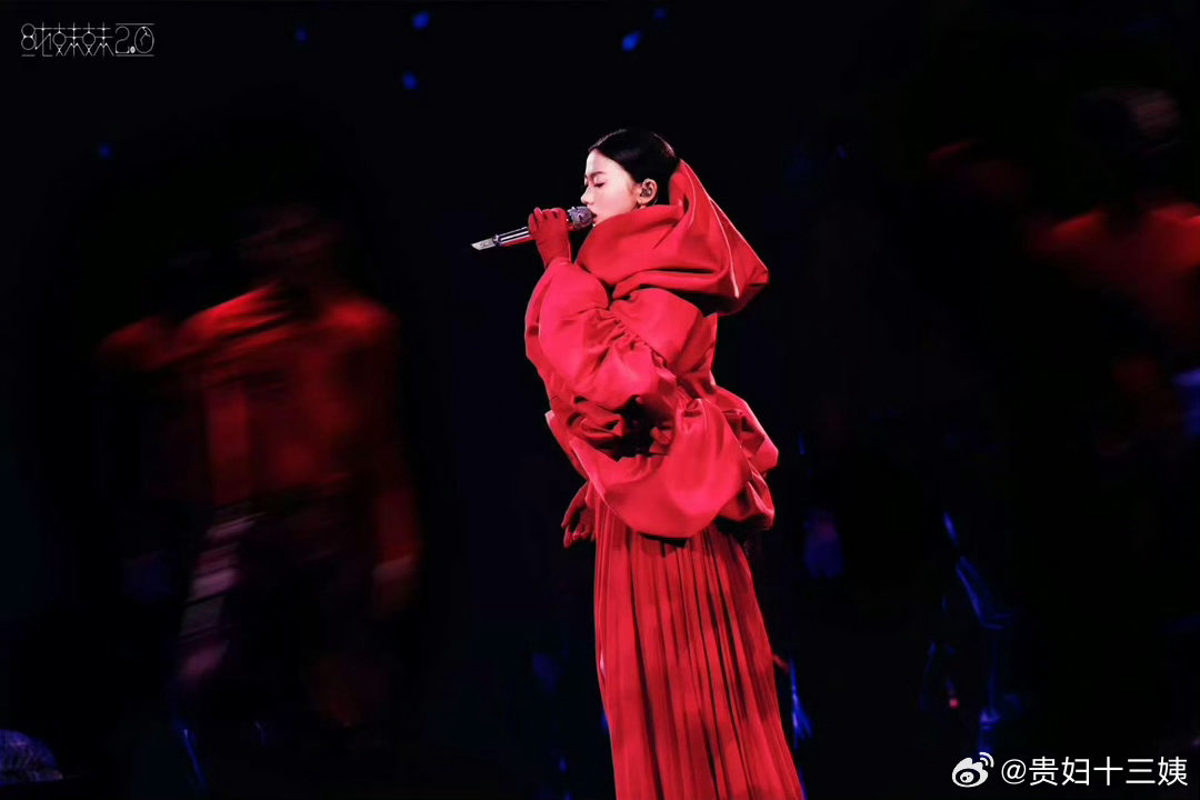 单依纯演唱会奔赴单依纯的现场太值得，嗓音质感绝佳，强弱把控恰到好处，慢歌共情拉满
