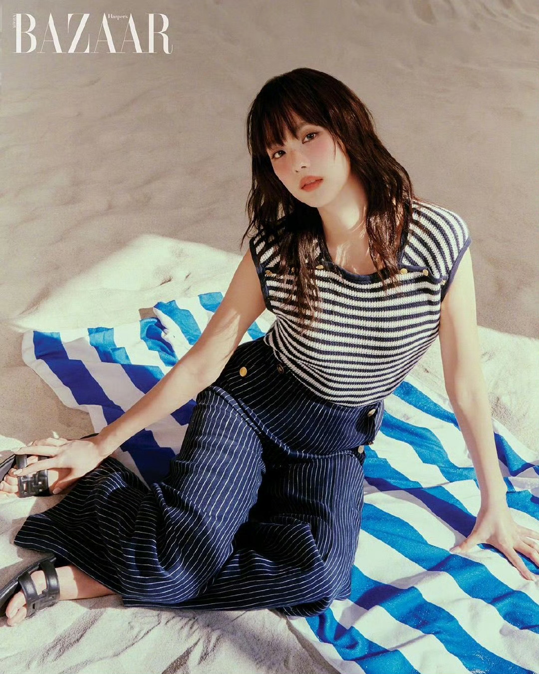 金智秀 JISOO × TOMMYHILFIGER 封面大赏 Harper‘s 