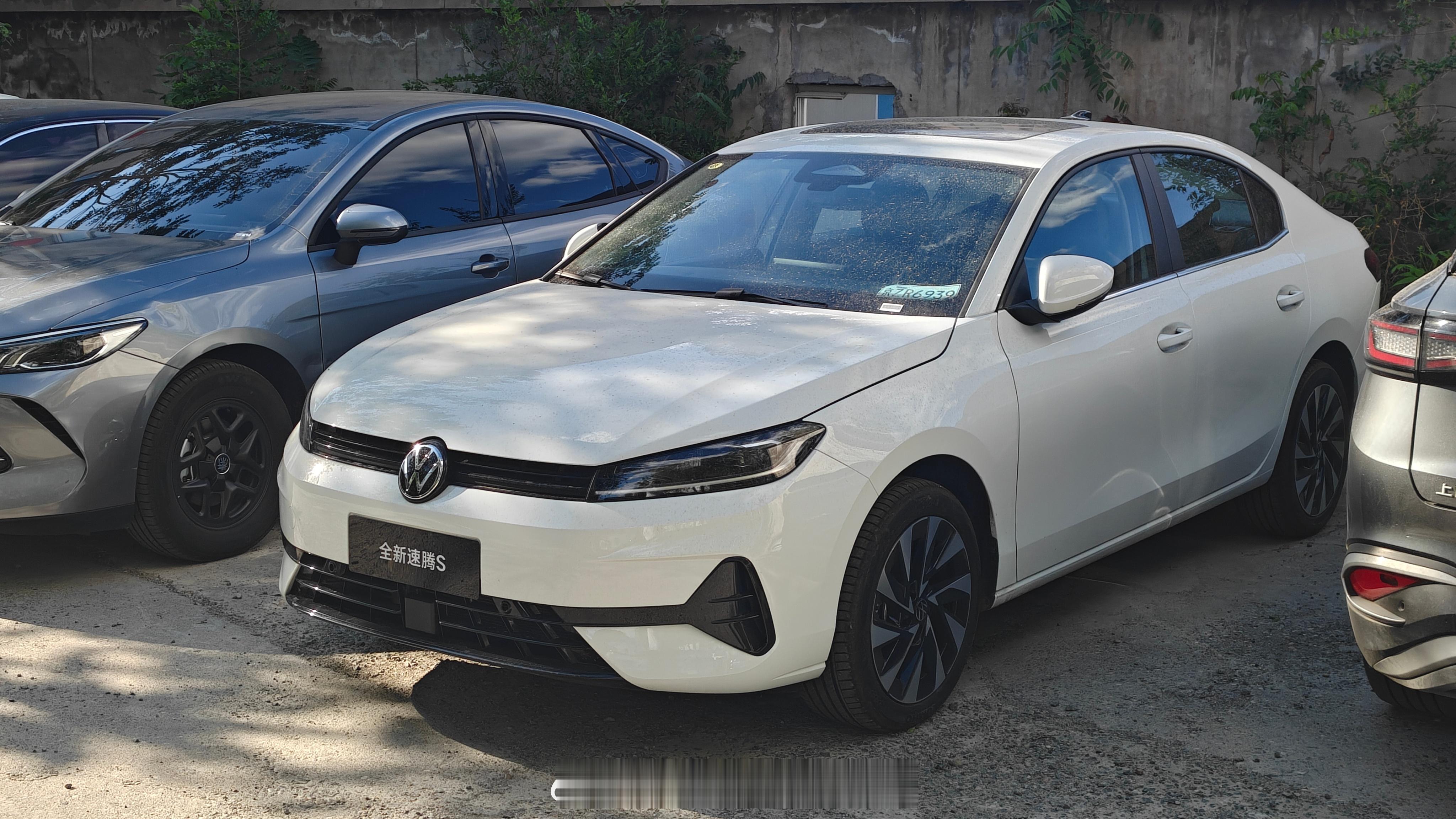 速腾S到底有多值得入手？7.98万起，它算是一台德系入门级家用轿车。三大件：1.