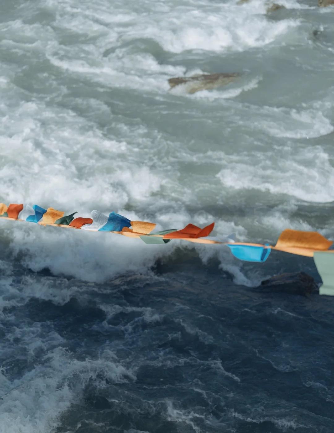 Western Folds（186）
藏东南，河谷金秋.自驾探索编辑部 富士直出