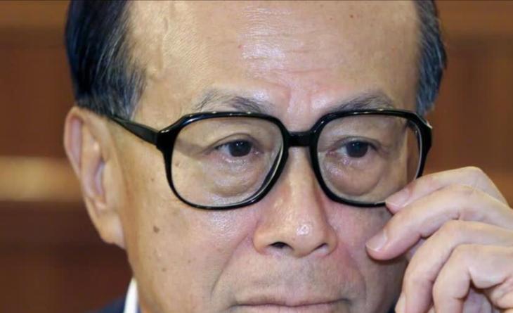 李嘉诚用十年时间赌中国输，现在他自己输了，十年前李嘉诚认为中国不行，跑到了英国去