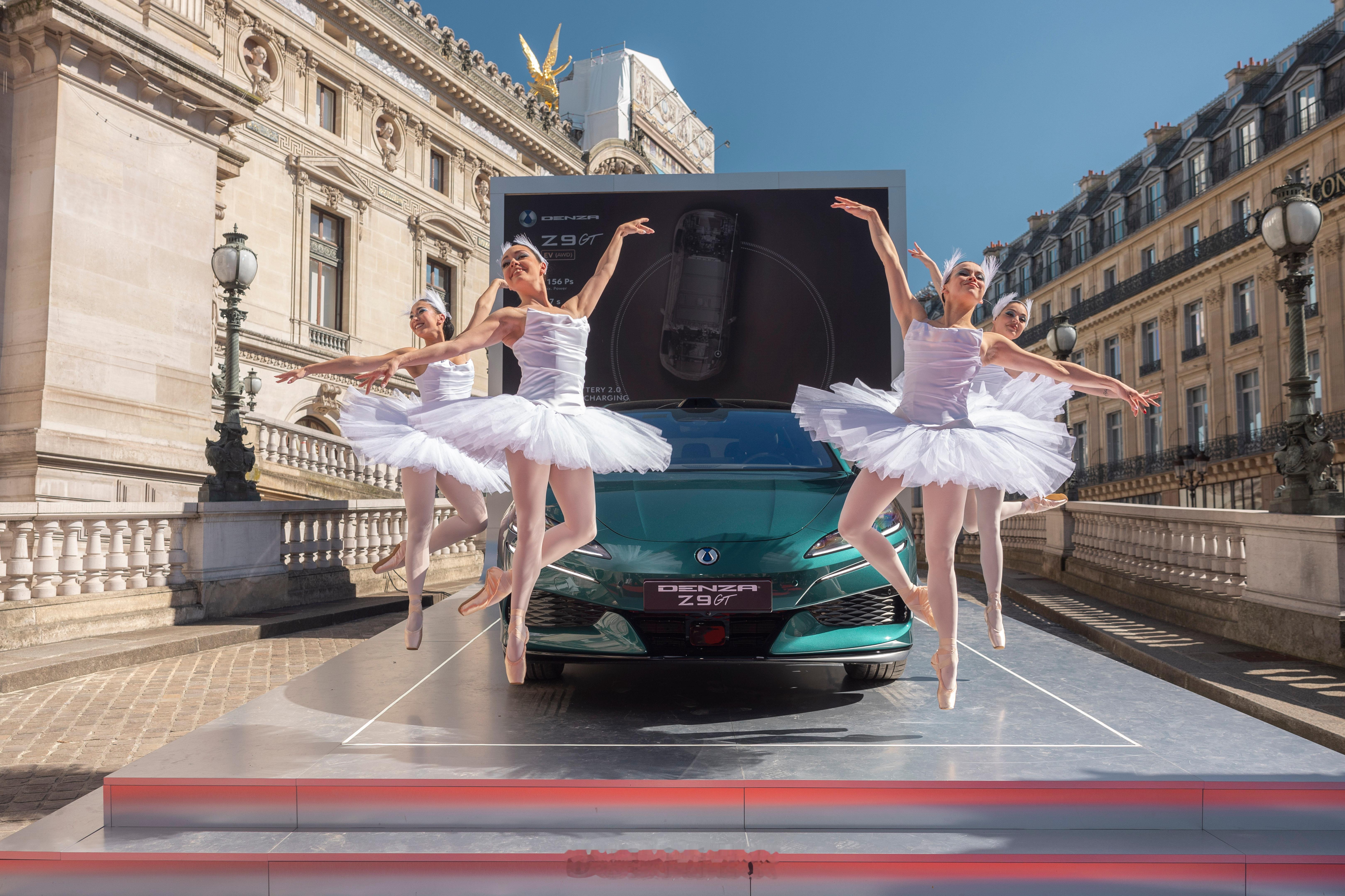 最近总在小红书刷到一句话：“拔叔唯一杀不死的男人。” 说的，就是丹尼尔·克雷格，