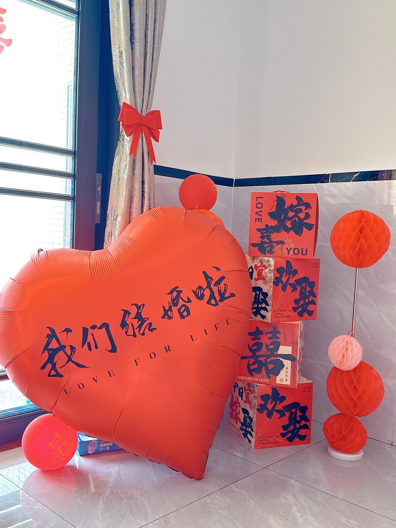 为什么人们会在婚礼上哭啊? 我三老表结婚的时候，我坐在席位上，感受人来人往，好不