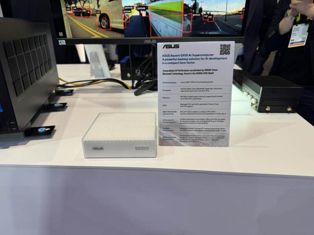 英偉達的CPU野心藏不住了：巴掌大能跑大模型，首秀就要掀桌子