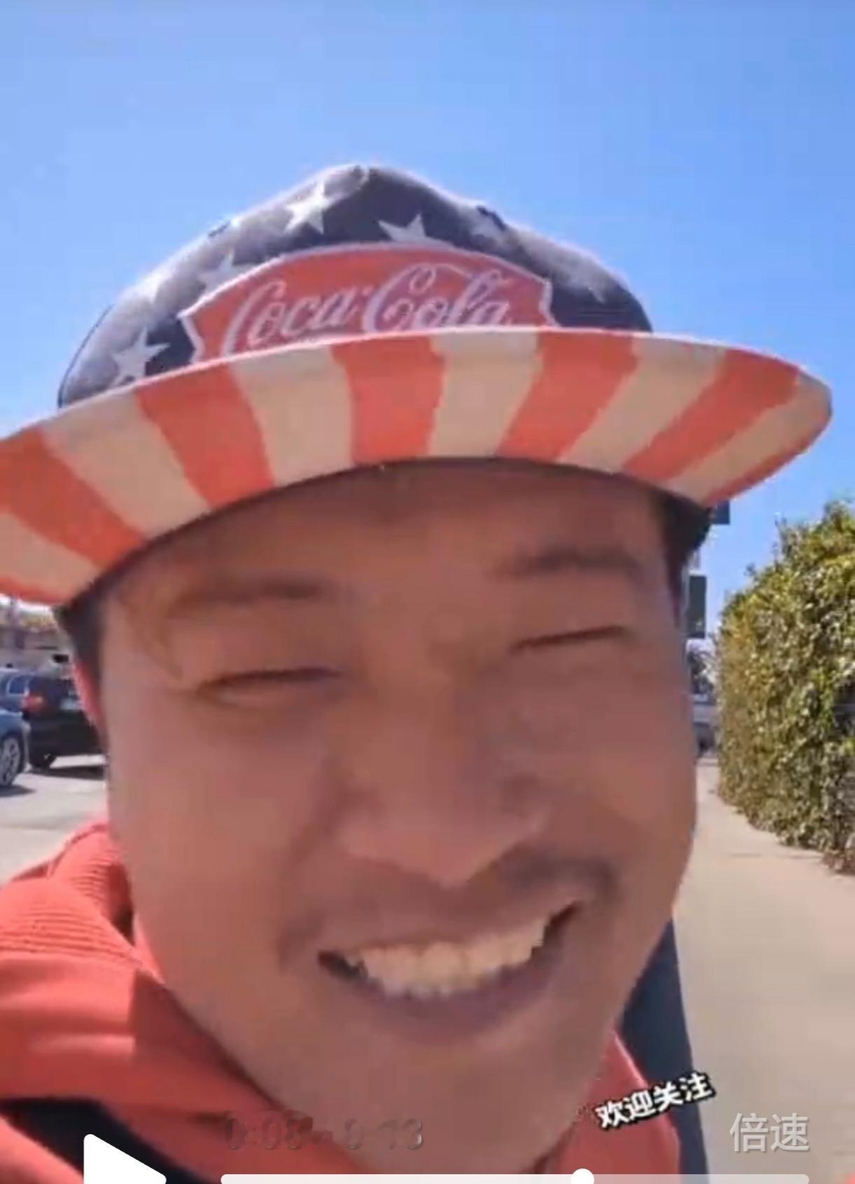 大年初一，阖家团圆，欢乐祥和的日子，刷到了甜甜圈的视频。当时他刚到美国，是多么的