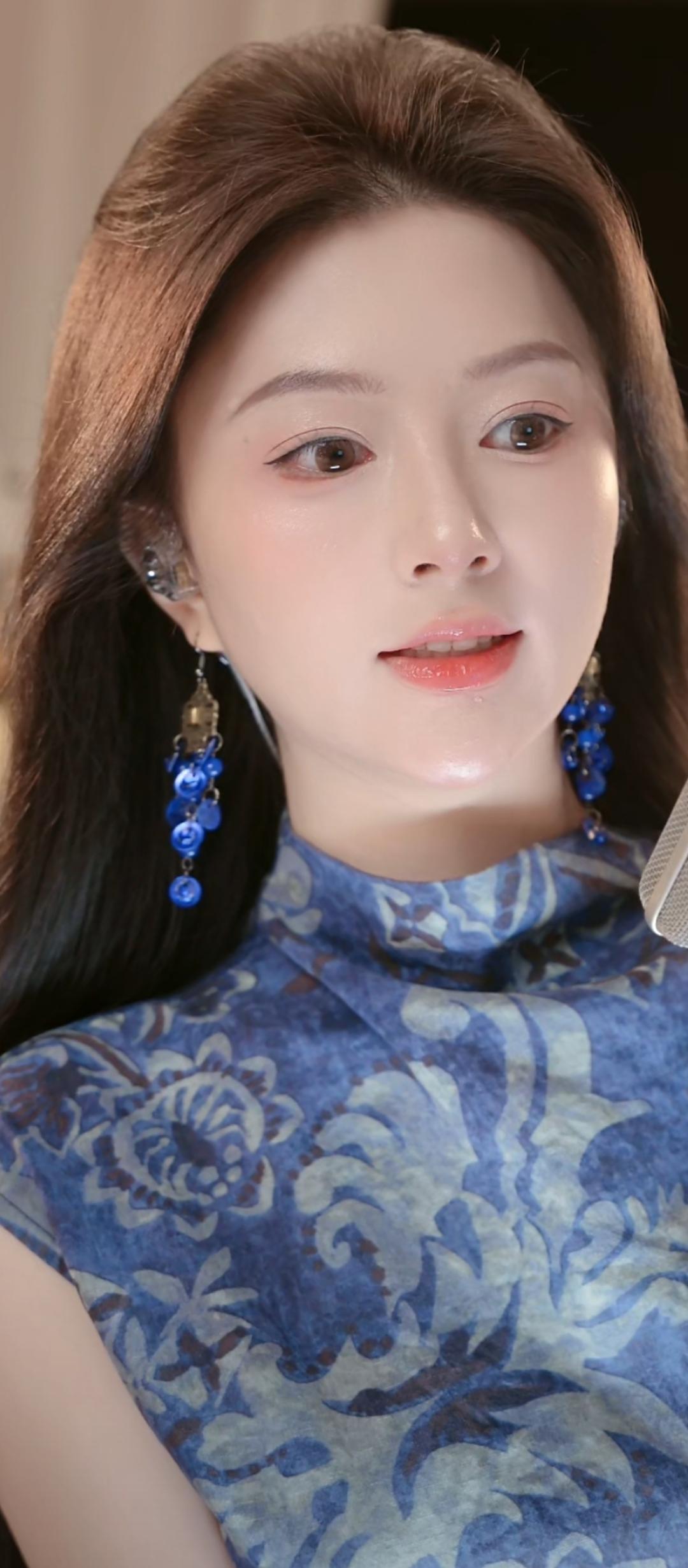 优雅蓝调，复古风韵，尽显东方韵味。