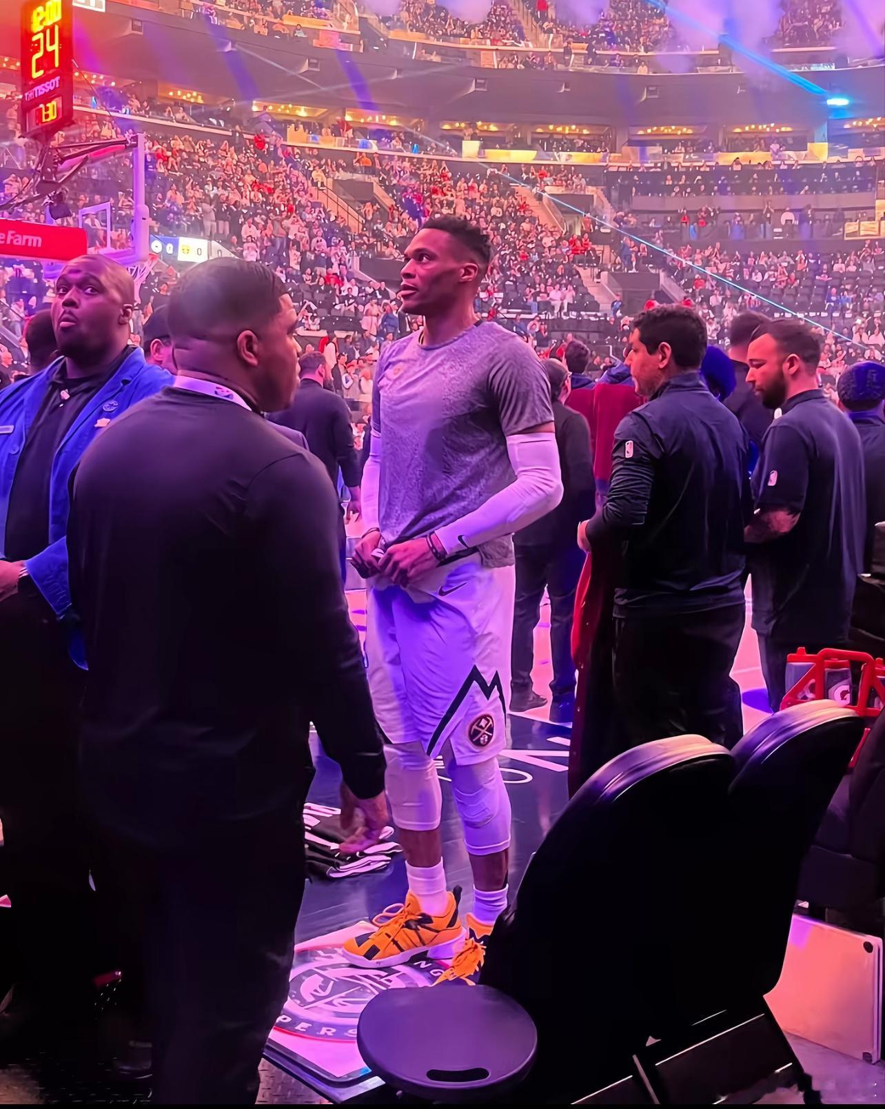 三双之王再写传奇！37岁的威少用一场24分13篮板14助攻的全能表演，将NBA历