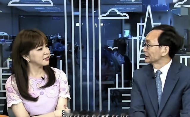 台湾 名嘴 吴子嘉 曾在节目中询问美女主持人，“ 戴玮姗 结婚没有？”主持人回答