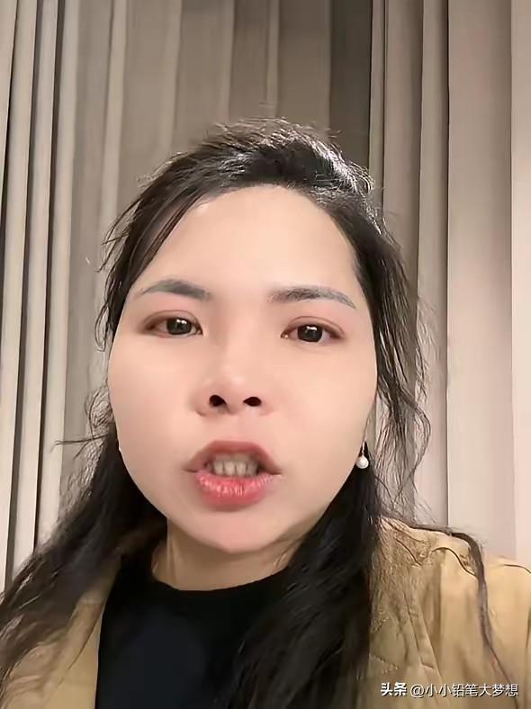 原本以为农村四哥和小英子在闹离婚的状态，没想到原来两人已经拿到离婚证！小英子开直