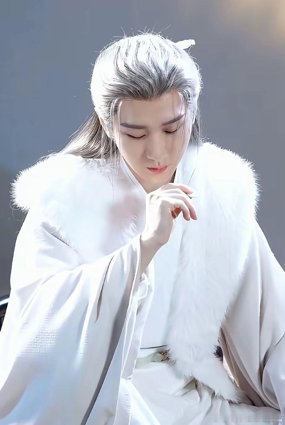 成毅，从跑龙套到顶流，一个农村小伙，没有背景， 没有靠山，一步步脚踏实地走到今天