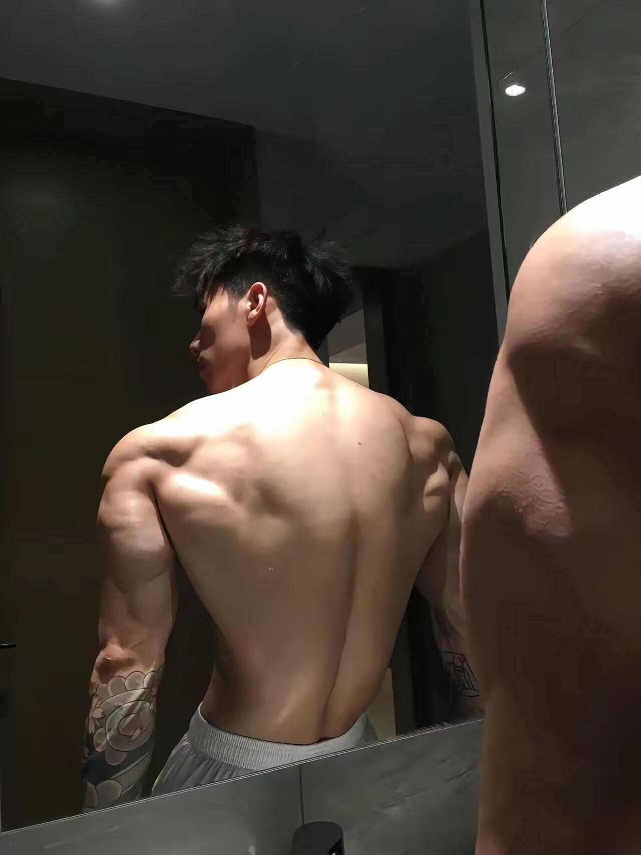 太过懂事的人，往往最易受委屈。习惯性迁就、事事替人着想，到最后，这份好只会被当成
