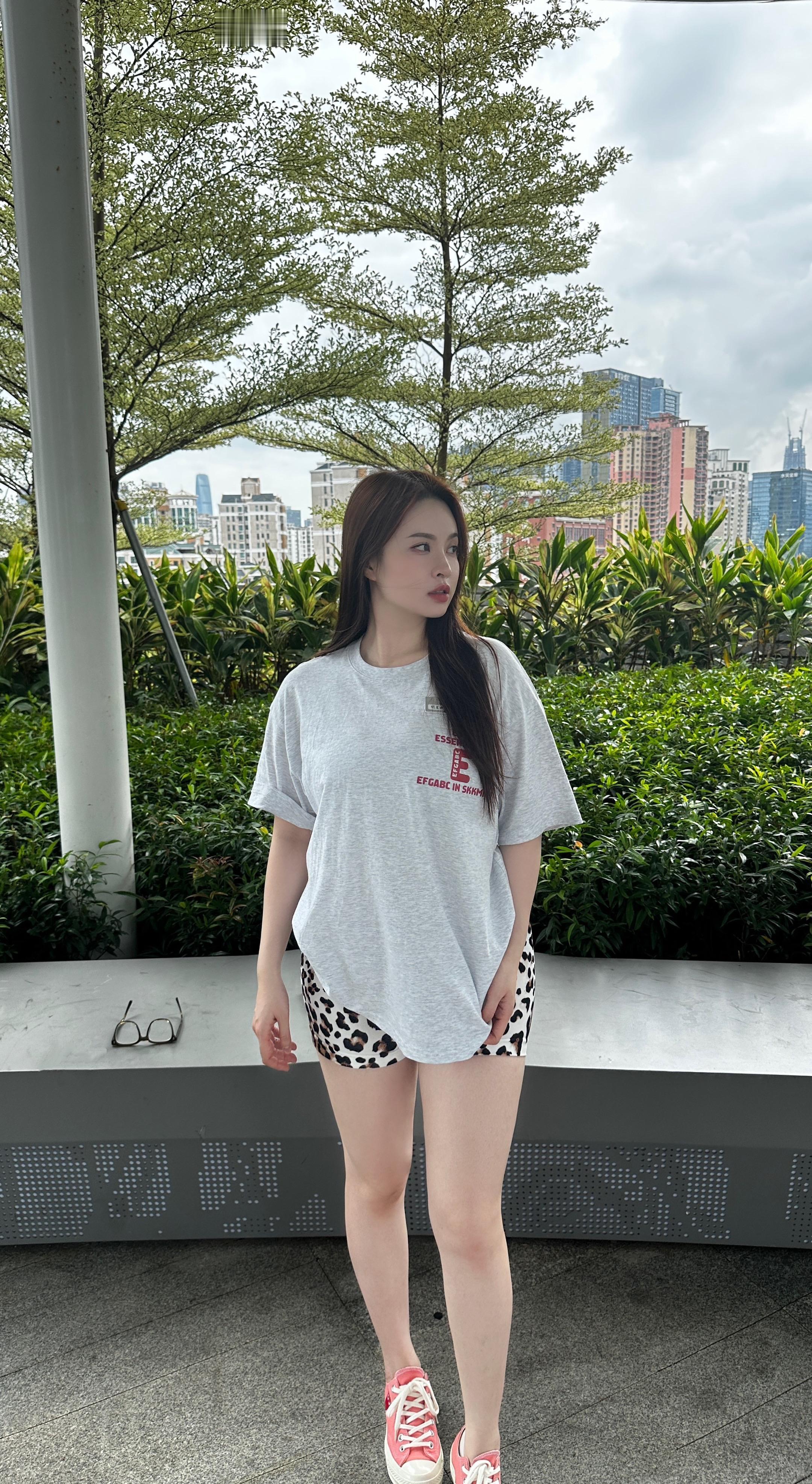 手机来消息以为是你 打开发现是你那座城市的雷雨提醒
