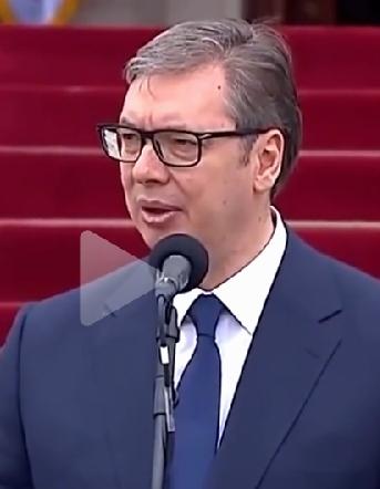 武契奇与普京一样会玩！总理—总统—总理，无缝衔接，干了13年了，总统快到期了提前