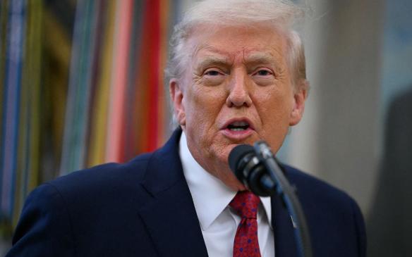 美国这次是彻底不装了？特朗普表示：中国的船我要了，中国的石油我也要了。

首先我