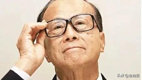 兜兜转转，李嘉诚又回到了他最熟悉的轨道。近日，长江实业旗下位于北京的御翠园项目重