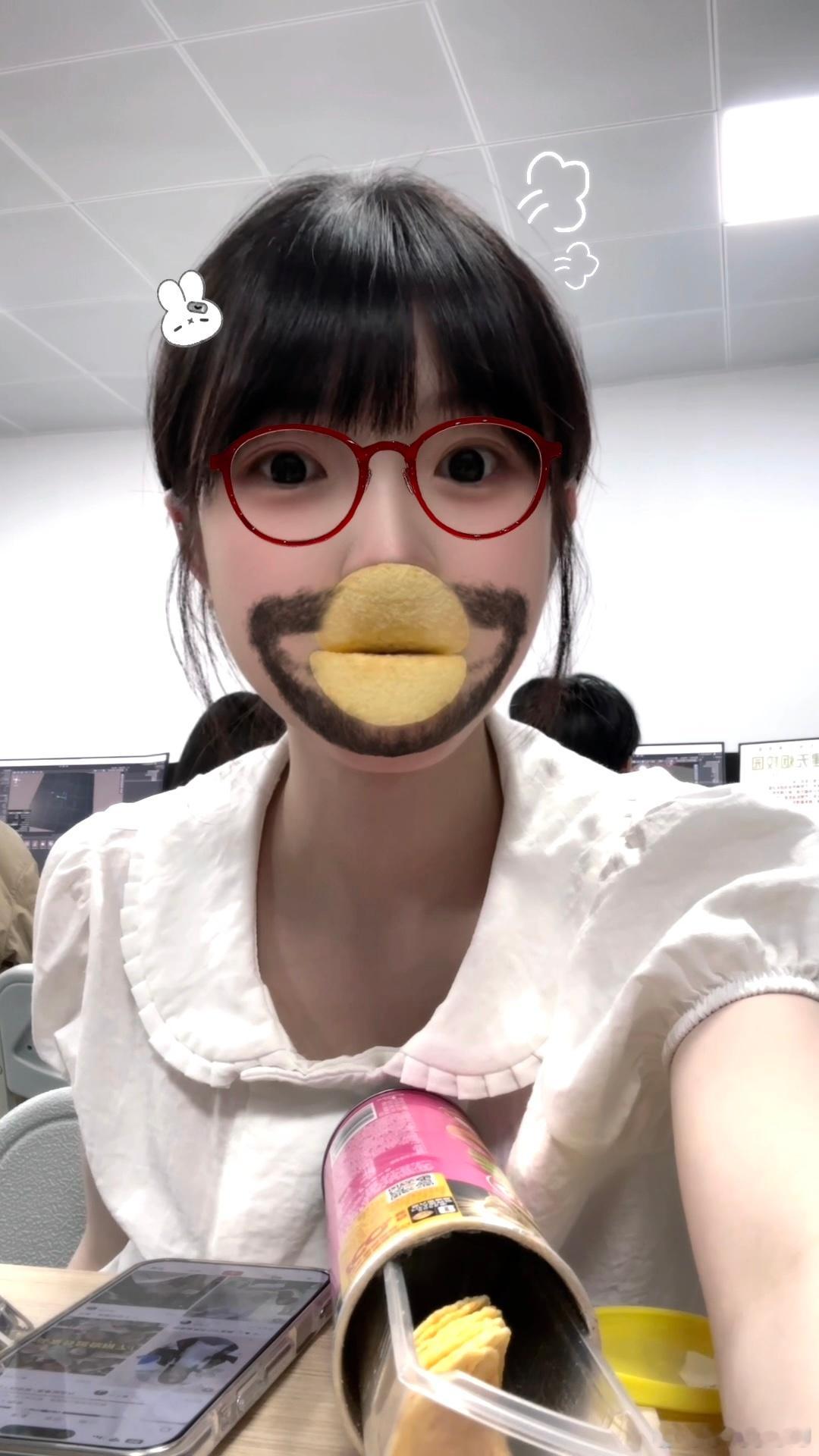姑娘们！久等啦 非常惊心动魄的几天希望我们六月都顺顺哒！！！！你们也是要好好吃饭