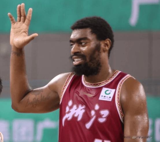 达卡里约翰逊统治内线，20+10两双机器，山西对不上




达卡里约翰逊表现很