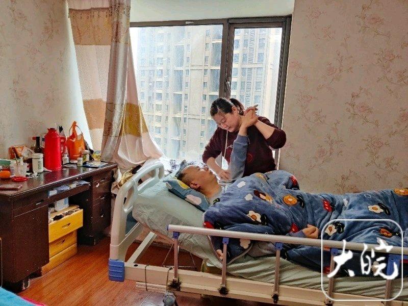 合肥又有好人上榜“中国好人榜”了，庐阳区的孙红霞太让人敬佩。12年来，她一边照顾