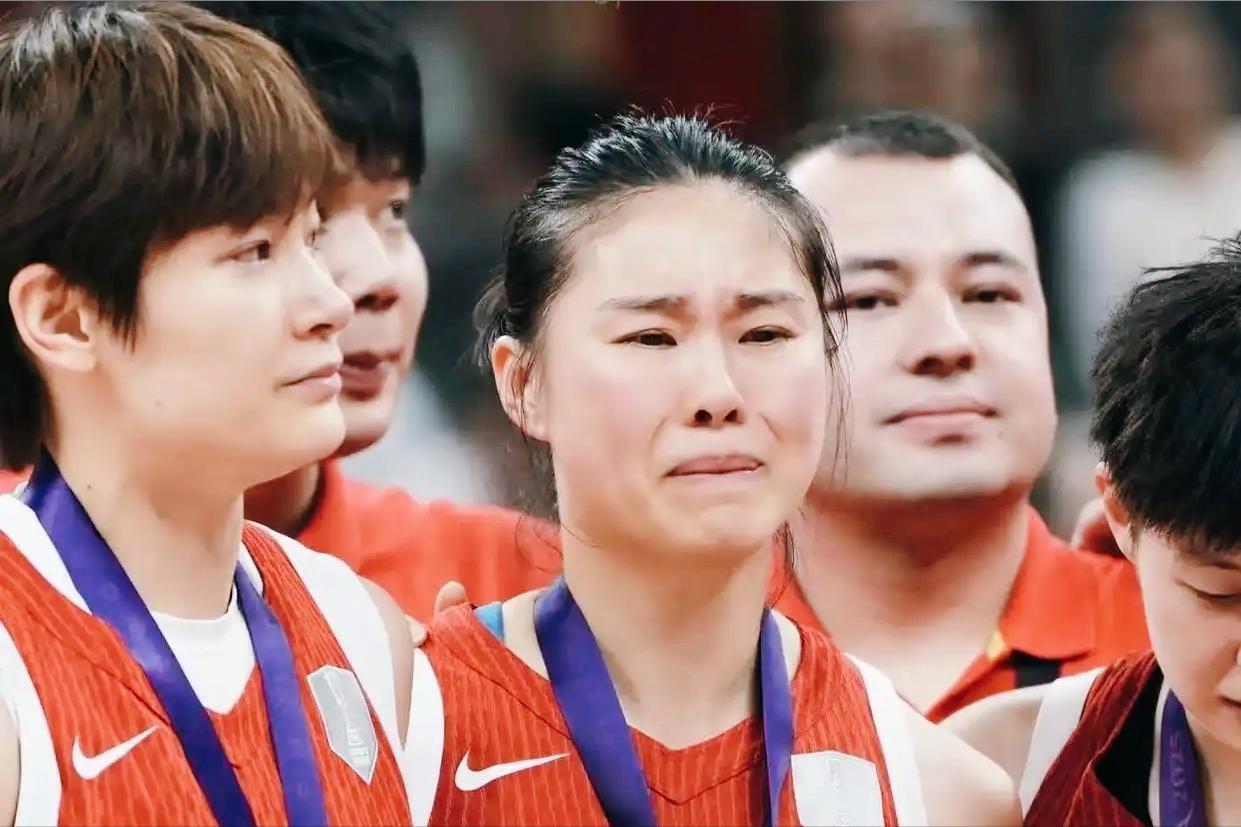 我算是搞懂了！宫鲁鸣在国家队名单公布前，特意去现场看了四川女篮的比赛。

宫鲁鸣