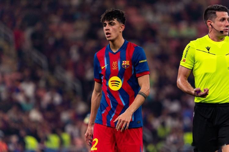 巴萨中场贝尔纳尔仍未归队训练。这位中场球员仍在从伤病中恢复，此前他已缺席两周，目