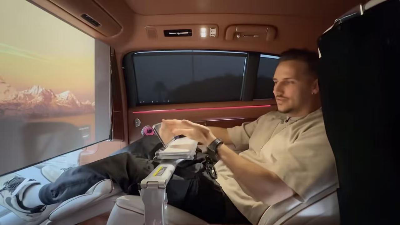 后排能变私人影院？美国博主被尊界S800的“中国方案”惊艳
近期，美国媒体深度体