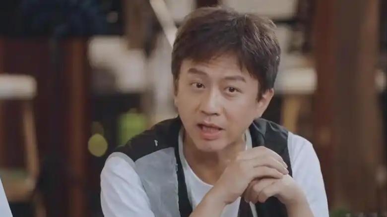 邓超：您好您好！我们是《哈哈哈哈哈》，能不能简单聊两句？

路人：我认识你们！邓