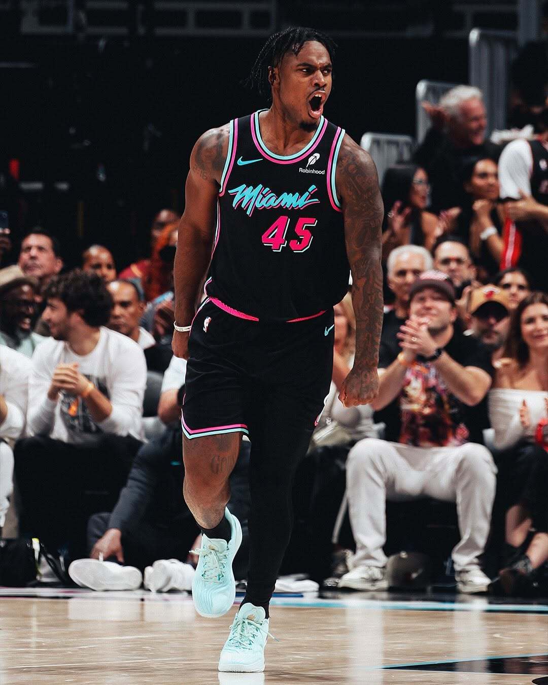 戴维恩·米切尔本赛季至今已有128次助攻和26次失误，助攻失误比为4.92。