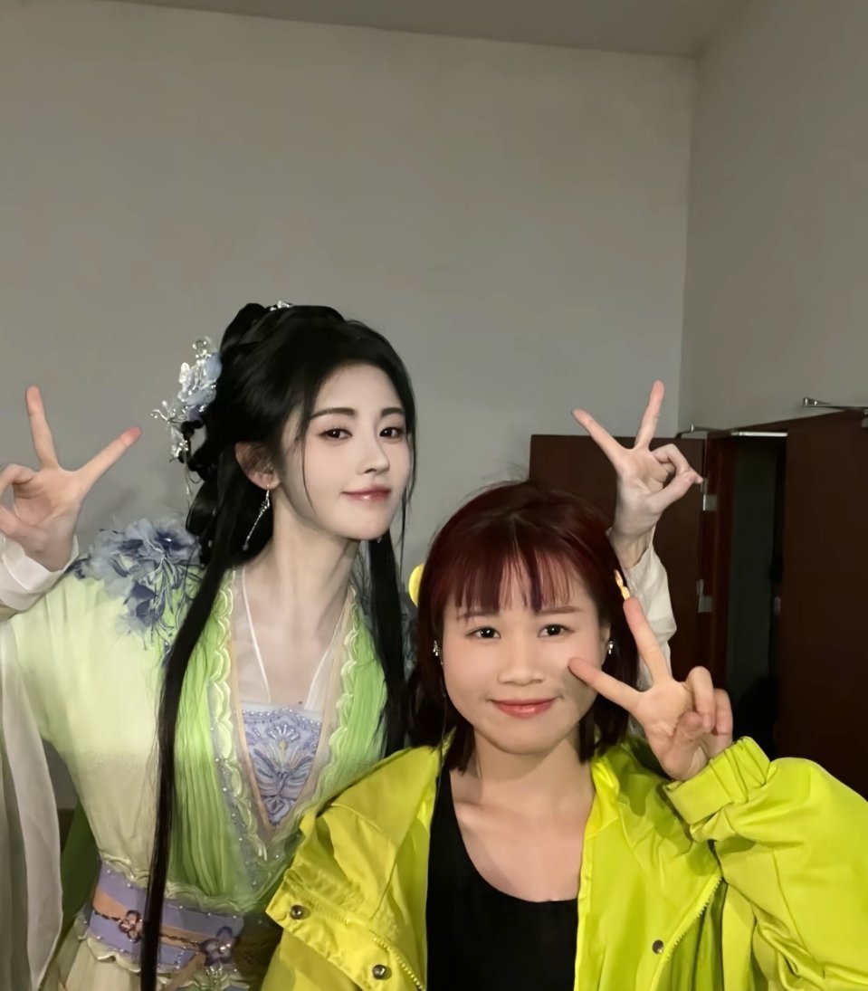 隔壁捡到一张合照美爆了 