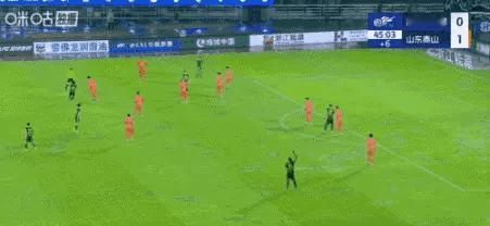 忍不了了！洛佩斯必须走人！
山东泰山刚进球，这玩意就出现低级失误，送给浙江队一个