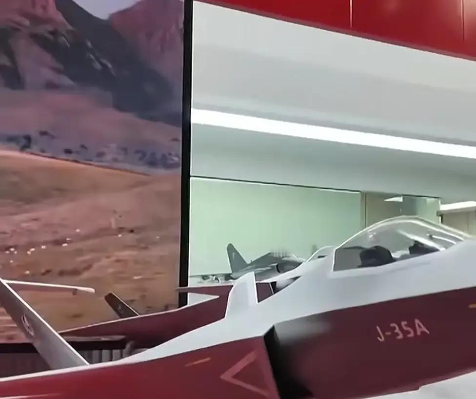 第35届巴黎航展必须要感谢中国淘宝商家！！
以前觉得我们的军工企业挺厚道的，现在