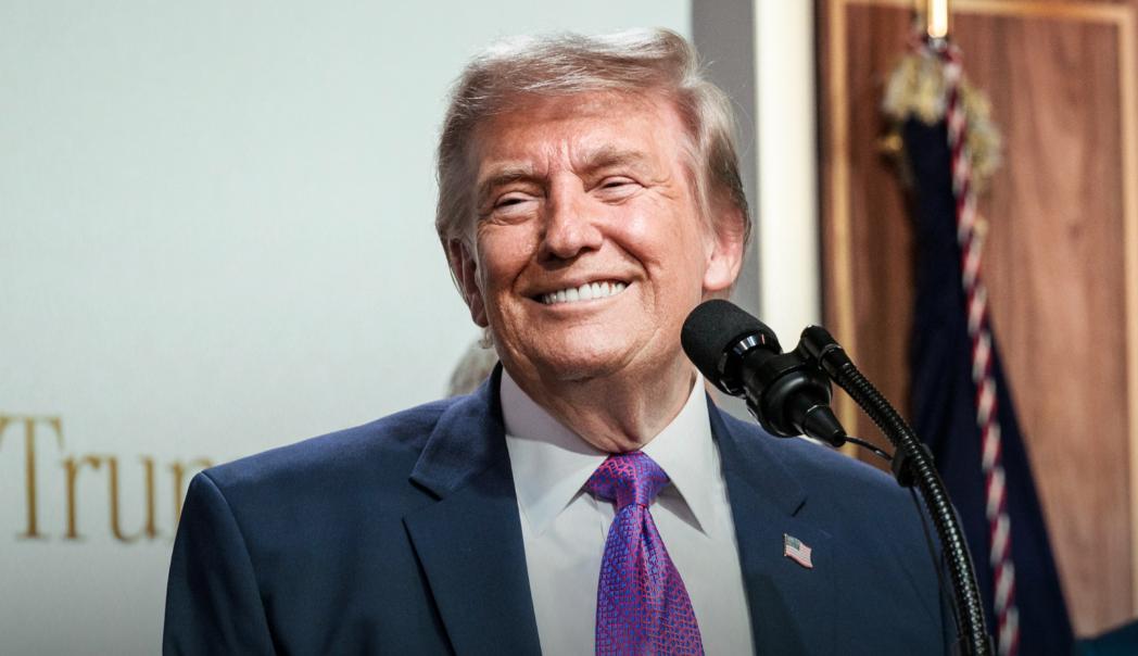 *特朗普直接在社交平台上捅了一句话：斯塔默马上要辞英国首相了，顺便还点出两个原因