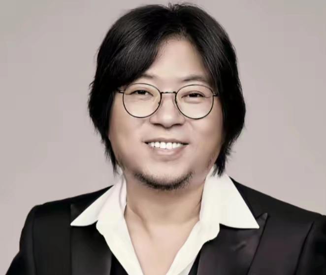 1988年，算命先生对19岁的高晓松说：“你只能活到35岁。”他听完笑了笑，不以