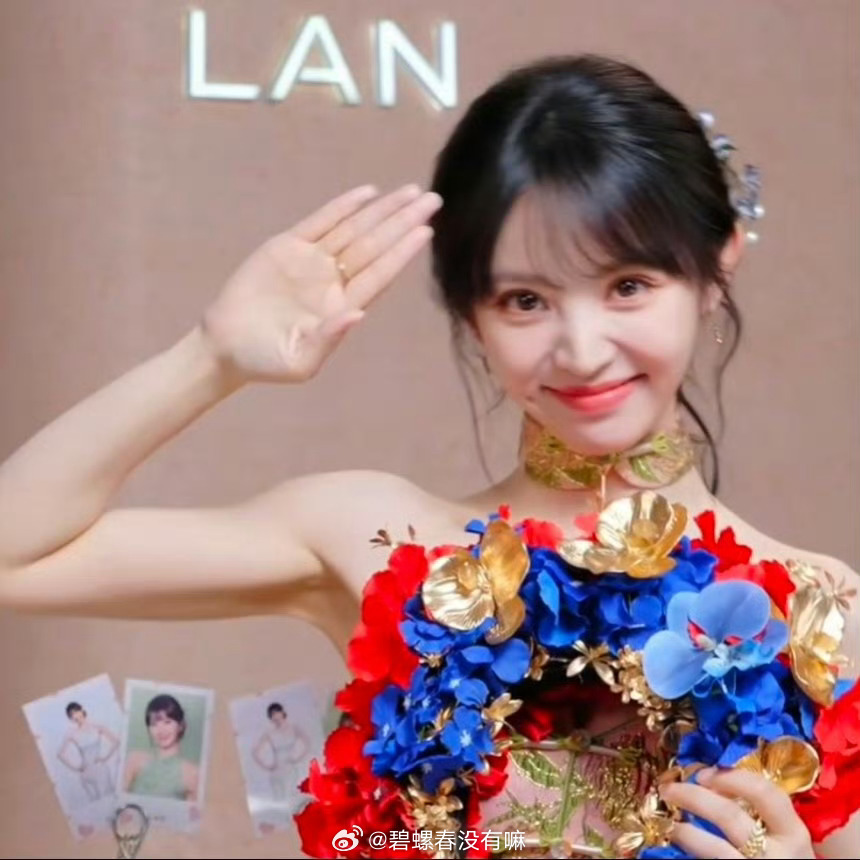 田曦薇作为大爆剧女主归来都没一件合身的裙子直播因为露肤度原因甚至需要自己手动拿道