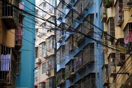 地下室、城中村 　　对于很多择业或者创业的初期者来说，住在地下室或者城中村是非常
