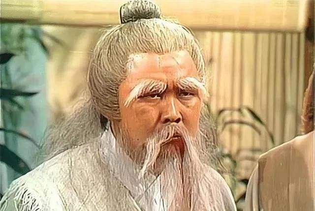 今日话题：没练九阴的周伯通能打过裘千仞吗？？？

网友甲：周伯通不练九阴上册连黄
