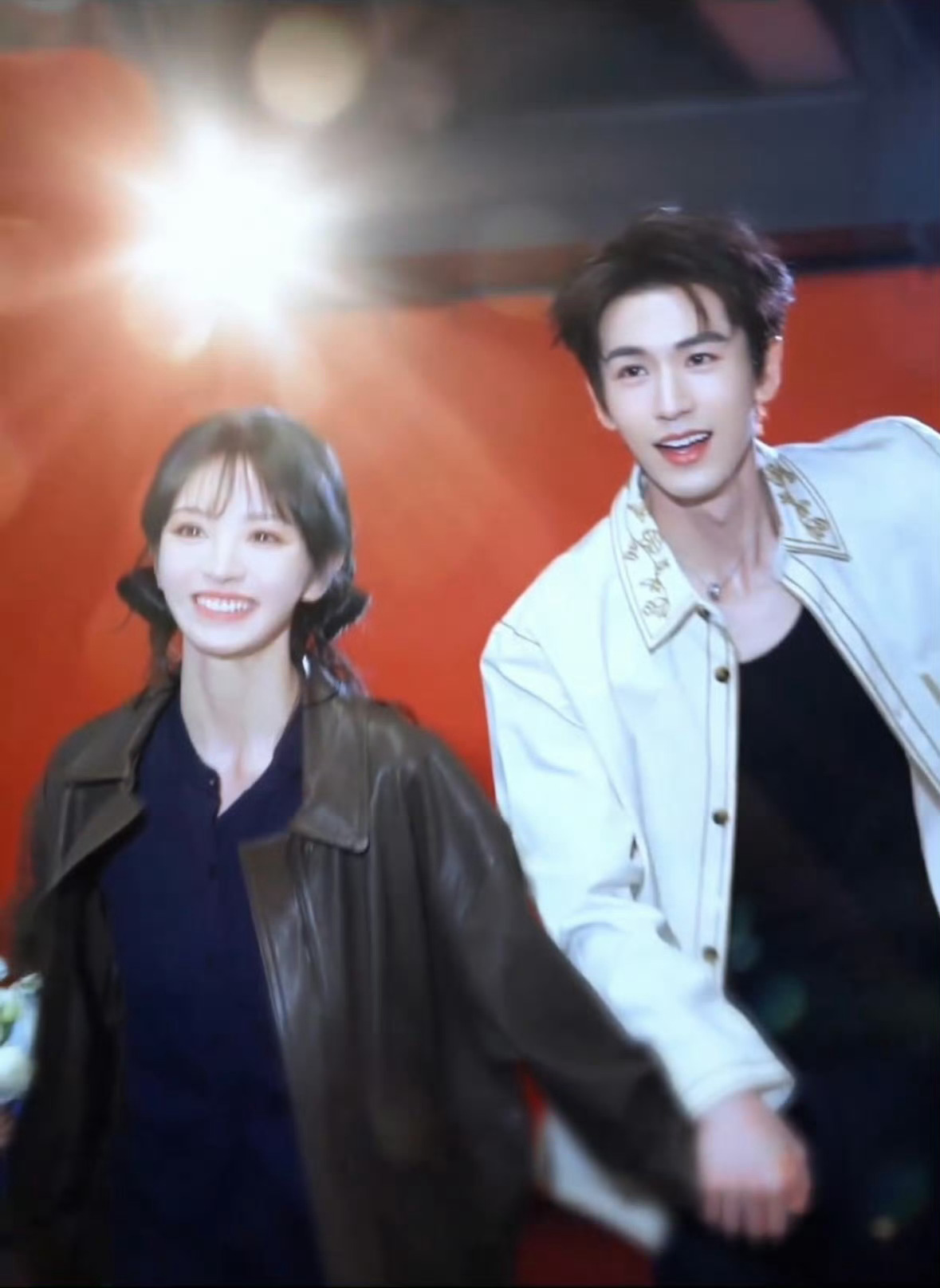 张凌赫田曦薇太养眼了逐玉逐玉我们喜欢你谁看了张凌赫田曦薇不说一句好帅好美好配！！