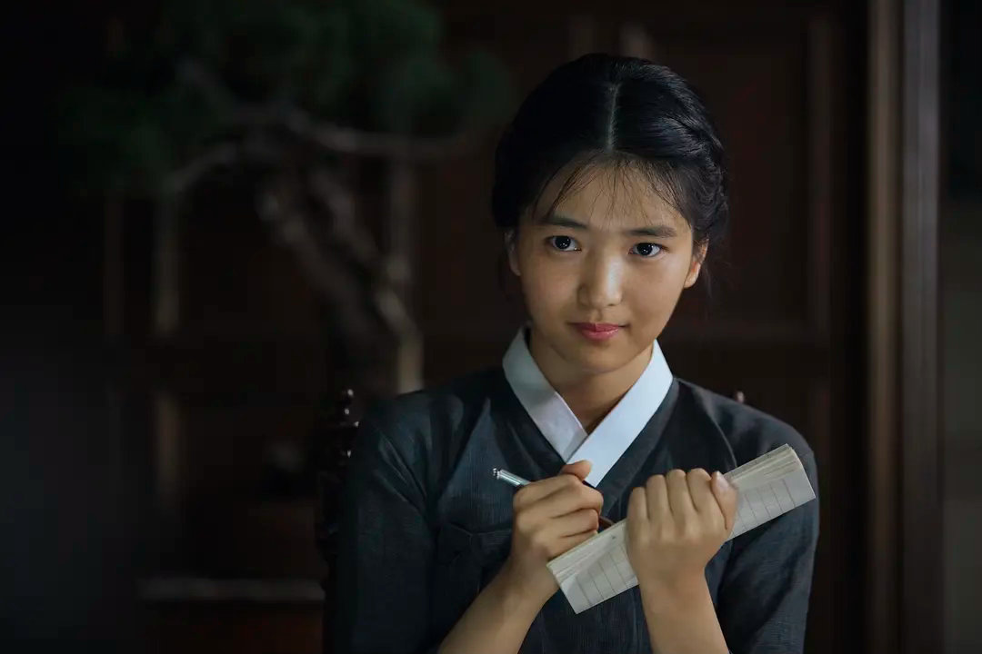 金泰梨今天36岁了。 