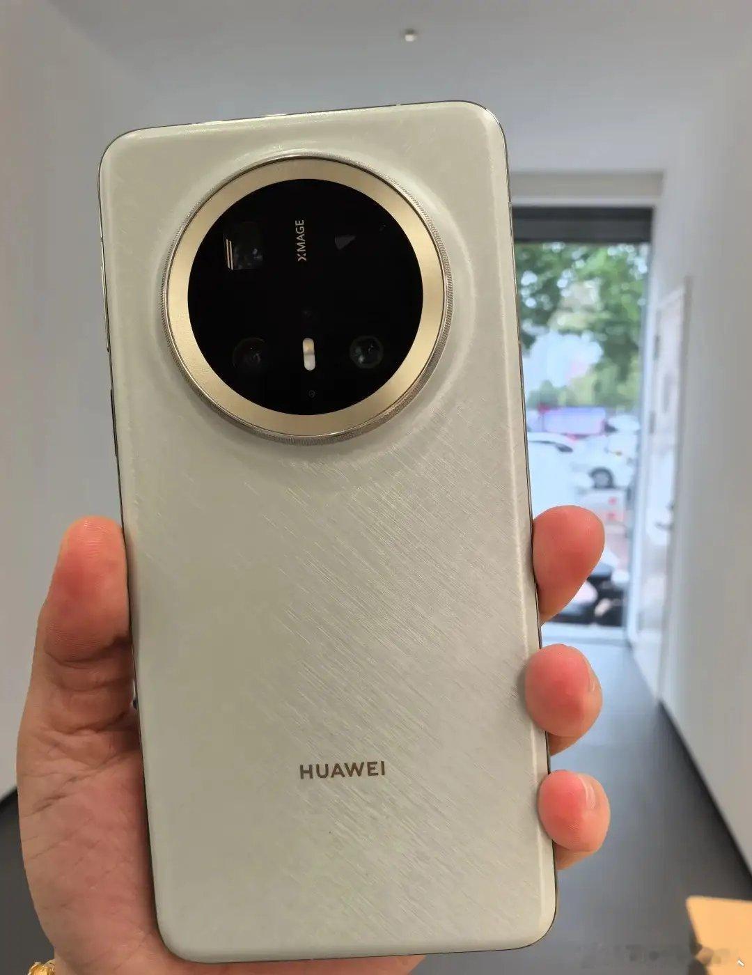 礼貌问价昨天刚买了一台mate 70 pro+，价格有点让我受宠若惊，大家买的都