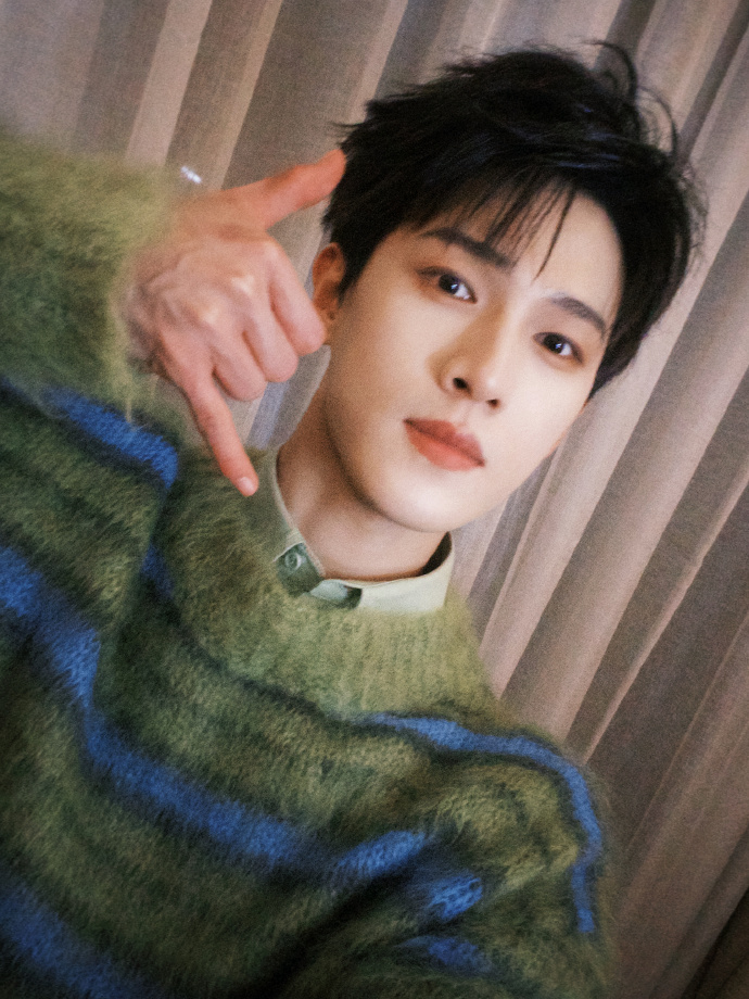 李昀锐随便拍拍就是权威贵卡级别 