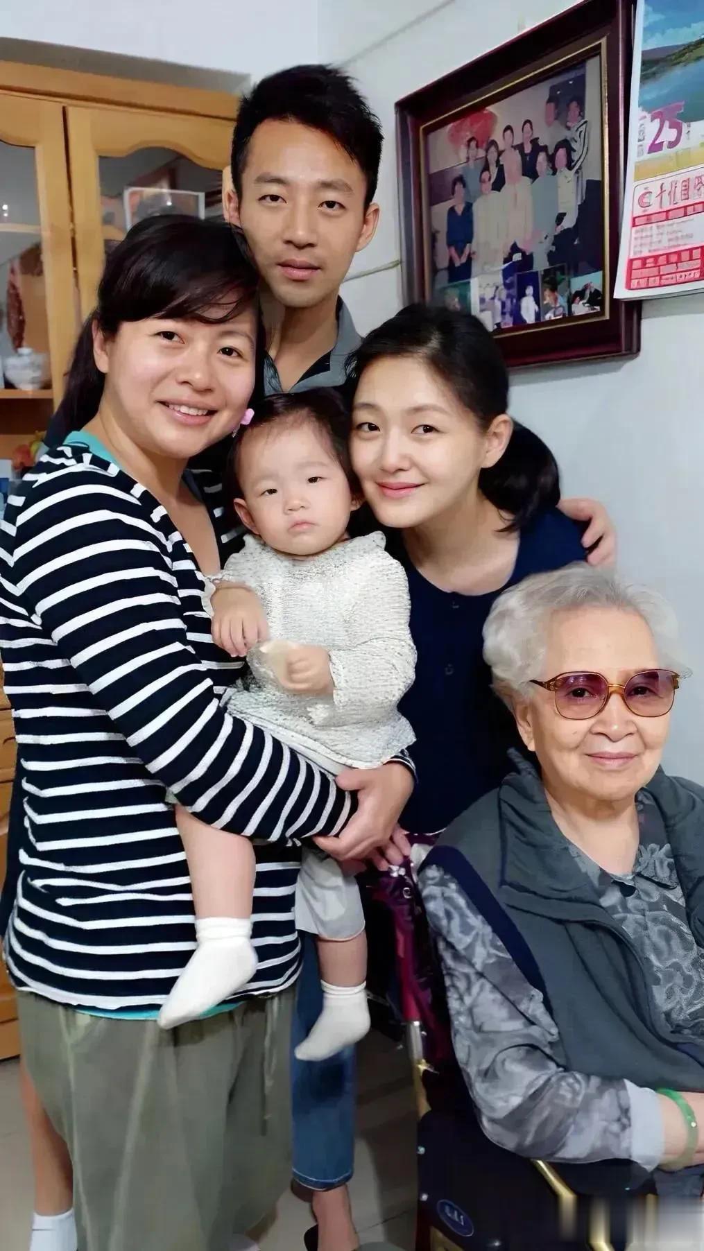 汪小菲跟大Ｓ离婚开撕那会，几乎骂遍了大Ｓ全家家庭成员，但唯独没有骂过大Ｓ的大姐徐