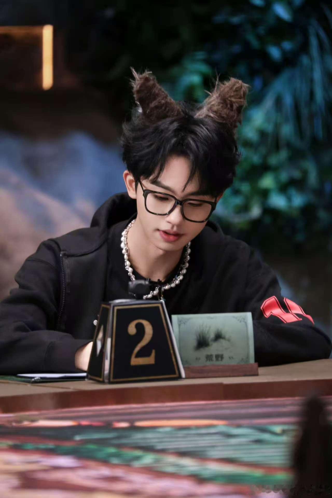 何运晨你就宠李晋晔吧森林进化论2025 明明能自己冲分，却偏要帮晋晔登顶！何律这