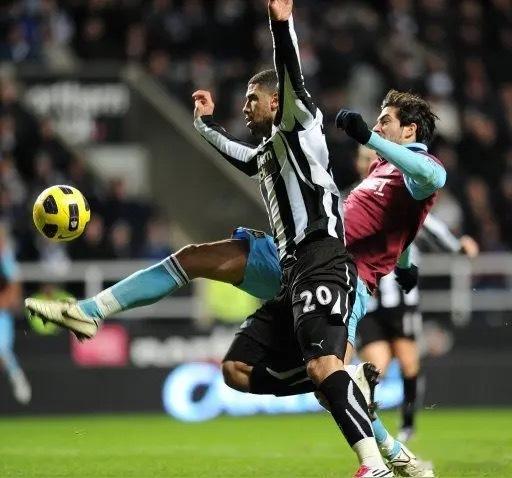 周六赛事推荐英超 ：西汉姆联 vs 桑德兰 诱盘逻辑：西汉姆刚刚赢了热刺，热度很