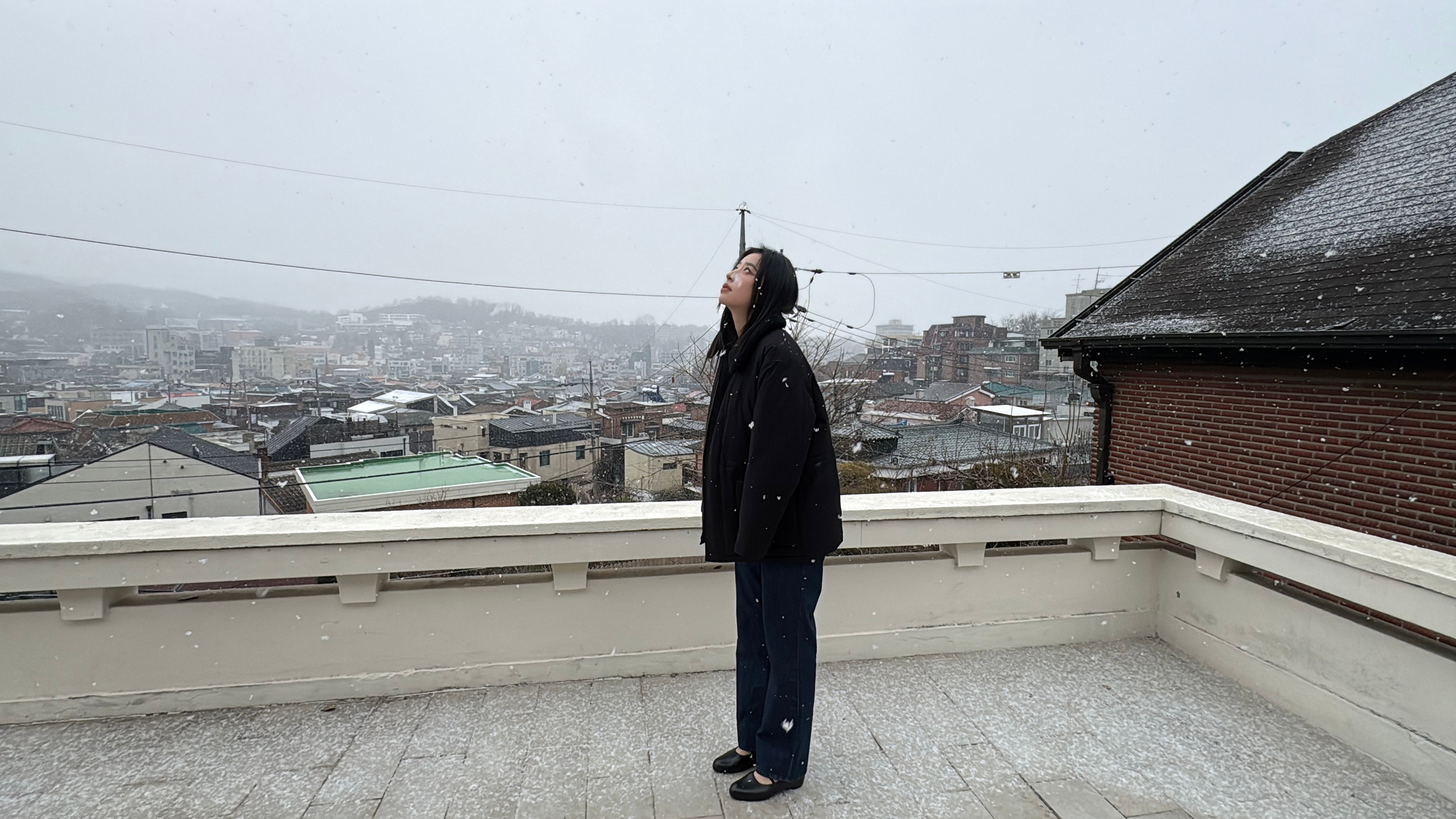 周雨彤[超话] 在复制粘贴的时代，你是手写的诗[鲜花] ​​​